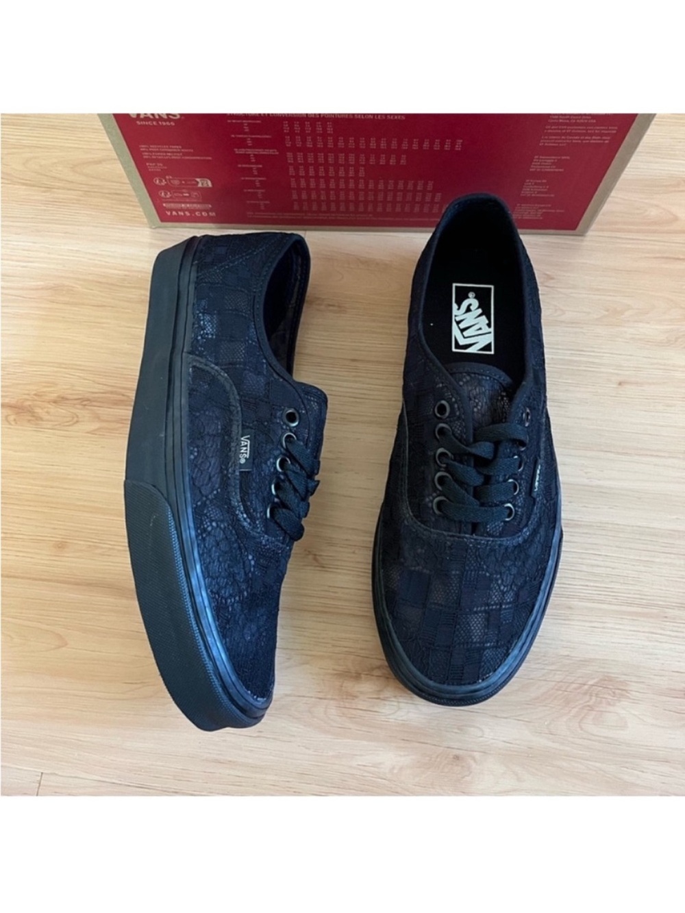 Vans Authentic Shoe Chou
Chou Black
Women 10.0 US Mens 8.5 US